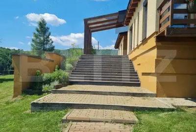 Casă cu 6 camere cu Teren 5000 Mp în Rădăuți - 2