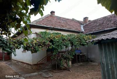 BRASADAS vinde casa 3 cam. zona Unirii teren 550mp. - 3