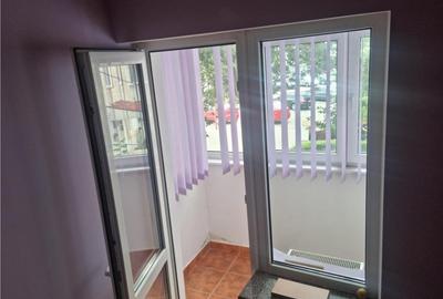 Apartament trei camere, decomandat, bloc 1988, renovat, patru balcoane, beci - 8