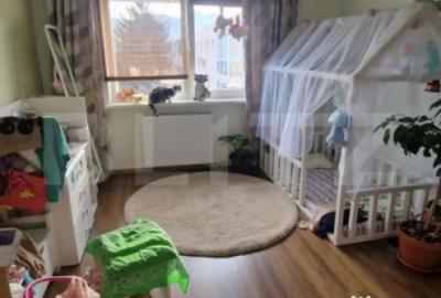 Apartament cu 4 camere decomandat în Astra