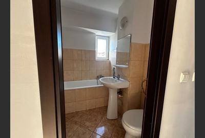 Apartament Slatina - 3 camere, 57.45 mp, zona Crisan - 7