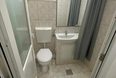 Garsonieră decomandată în Central