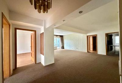 Apartament cu 4 camere în Primăverii