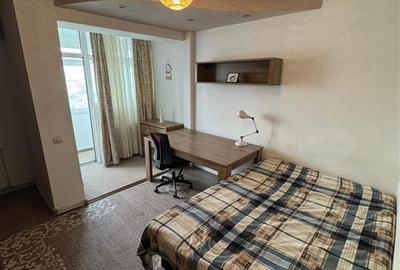 Apartament cu 2 camere decomandat în Podu Roș - 2