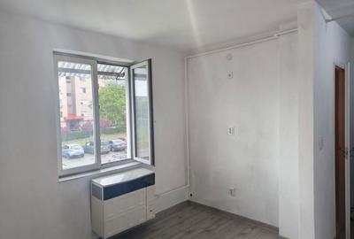 Garsonieră decomandată în Central - 4