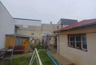 Casă cu 6 camere în 8 Martie - 7