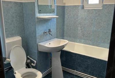 Apartament cu 2 camere semidecomandat, mobilat în Central