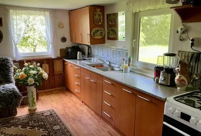 Casă cu 4 camere cu Teren 1650 Mp în Ferestrău-Oituz - 1