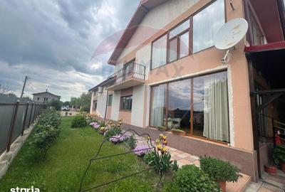 Casă cu 7 camere cu Teren 983 Mp în Garoafa - 2