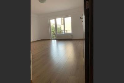Apartament cu 2 camere decomandat în Theodor Pallady