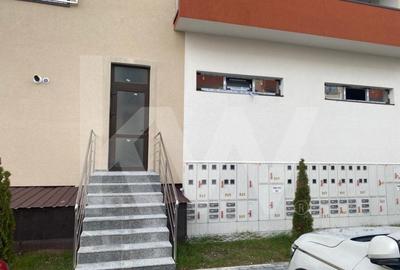 Spatiu comercial cu vitrina de 7 m - 5