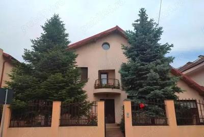 Casă cu 5 camere cu Teren 500 Mp în Central - 2