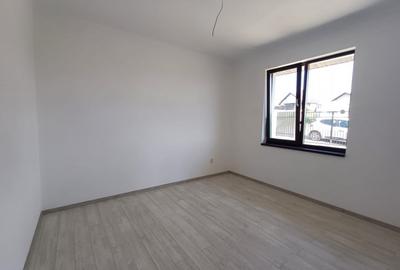 Casa cu 4 camere, 2 bai, beci spatios si 400 mp teren - 9