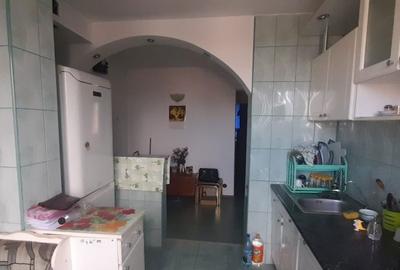 Apartament cu 3 camere decomandat în Exterior Vest - 4