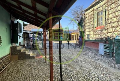 Casă individuală cu 5 camere cu Teren 2984 Mp în Nou - 1