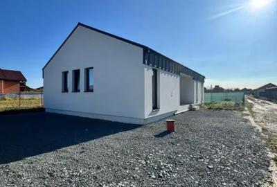 Casă cu 4 camere cu Teren 475 Mp în Mocira - 1