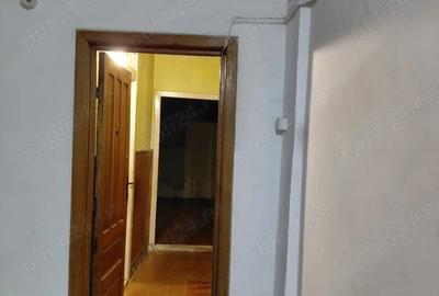 Apartament cu 3 camere decomandat în Traian - 8