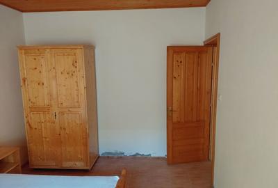 Casă cu 4 camere în Central - 1