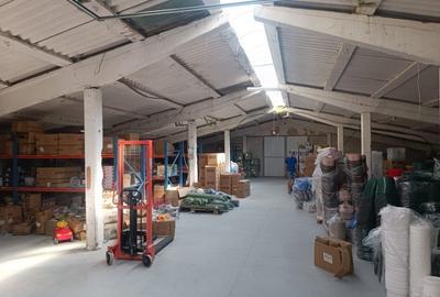 Spatiu Industrial, 1400 mp, zona Floresti