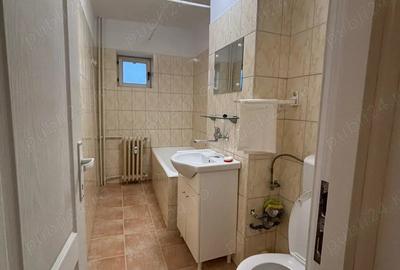 Garsonieră decomandată în Timpuri Noi