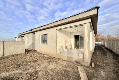 Casă cu 3 camere cu Teren 330 Mp în Moșnița Nouă