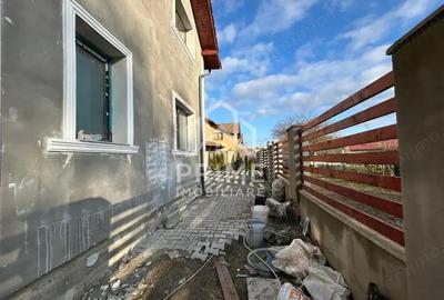 Casă cu 5 camere cu Teren 300 Mp în Micești - 2