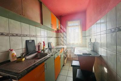 Apartament cu 3 camere decomandat în Șega - 3