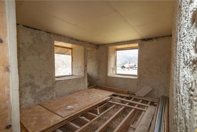 Casă cu 9 camere cu Teren 884 Mp în Moieciu - 13