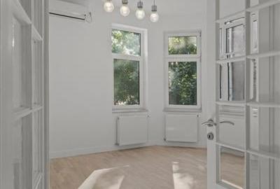 Casă individuală cu 9 camere cu Teren 200 Mp în Central - 14