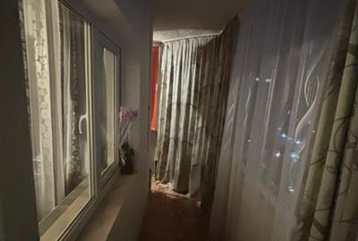 Vand apartament cu 3 camere Strada Amaradia - 5