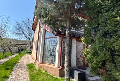 Casă cu 4 camere în Hemeiuș - 1