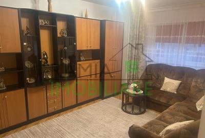 Apartament cu 3 camere decomandat, mobilat în Tractorul - 17