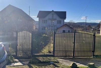 Casă cu 3 camere cu Teren 2300 Mp în Budeasa - 4