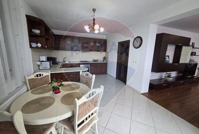Casa de vis cu 4 dormitoare intr-o zona linistita din Salonta - 3