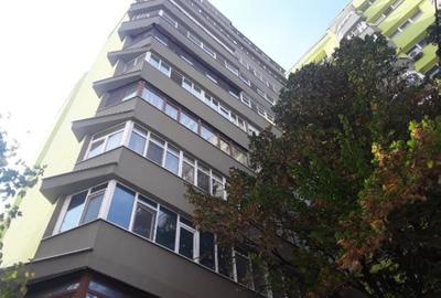 Apartament cu 3 camere în Micro 3 - 1