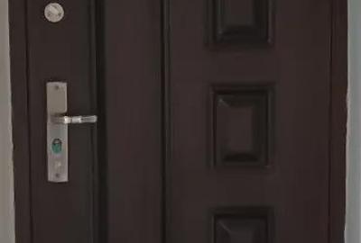 Apartament cu 3 camere semidecomandat în Central - 1