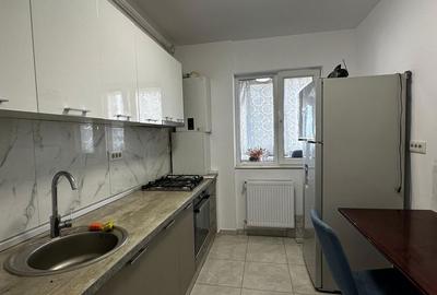 Apartament cu 2 camere decomandat în Apărătorii Patriei