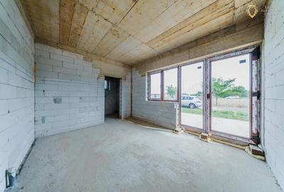 Casă cu 5 camere cu Canalizare în Mândruloc - 12