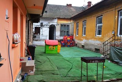 Cladire istorica intre P-ta Balcescu si P-ta Maria - 5