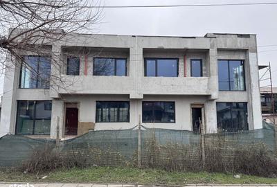 Casă cu 5 camere cu Teren 300 Mp în Central - 2