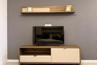 Garsonieră în Titan