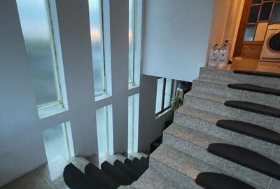 Casa S+P+E+M | 605 mp utili | 10 camere | 3 bucatarii | 4 bai | 3 terase | Garaj - 39