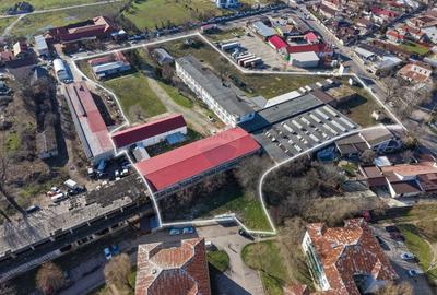 Spațiu industrial, de 5,211 mp, în Central - 3