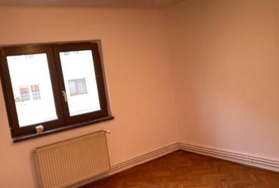 Apartament cu 3 camere decomandat în Calea București - 4