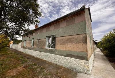 Oportunitate! Doua case + 1.400 mp teren Checea Oportunitate! Doua case + 1.400 mp teren Checea - 7