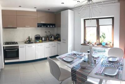 Apartament cu 4 camere decomandat, mobilat în Olimpia-Stadion - 3