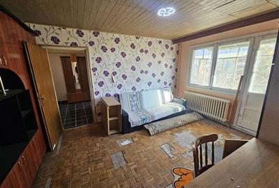 Apartament cu 2 camere semidecomandat, mobilat în Micro I - 25