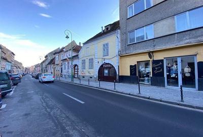 Spatiu comercial de inchiriat la parter in zona centrala