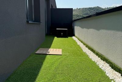 Apartament cu 3 camere semidecomandat, mobilat în Florești - 11