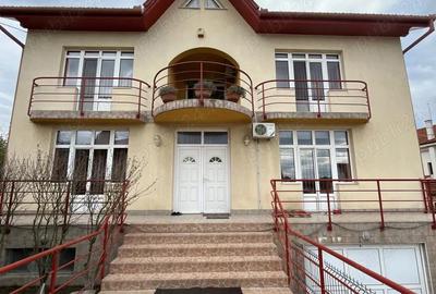 Casă cu 6 camere cu Teren 1200 Mp în Central - 8